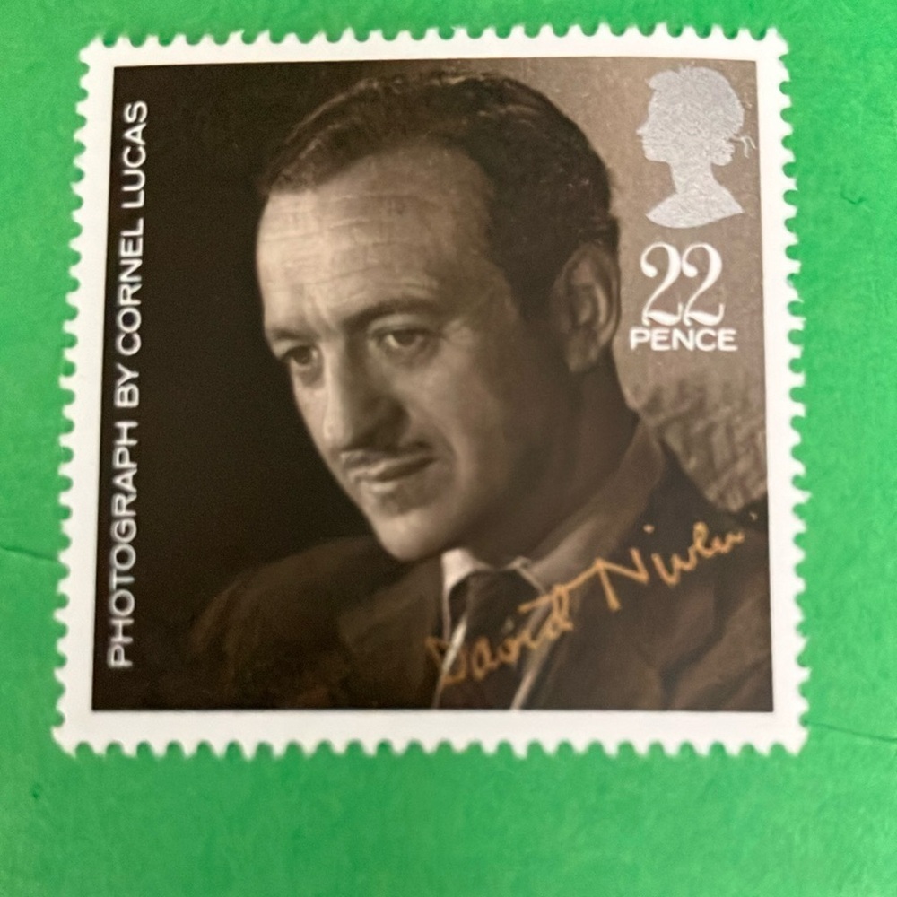 Collectible David Niven 22 Pence UK 1985 Stamp unused